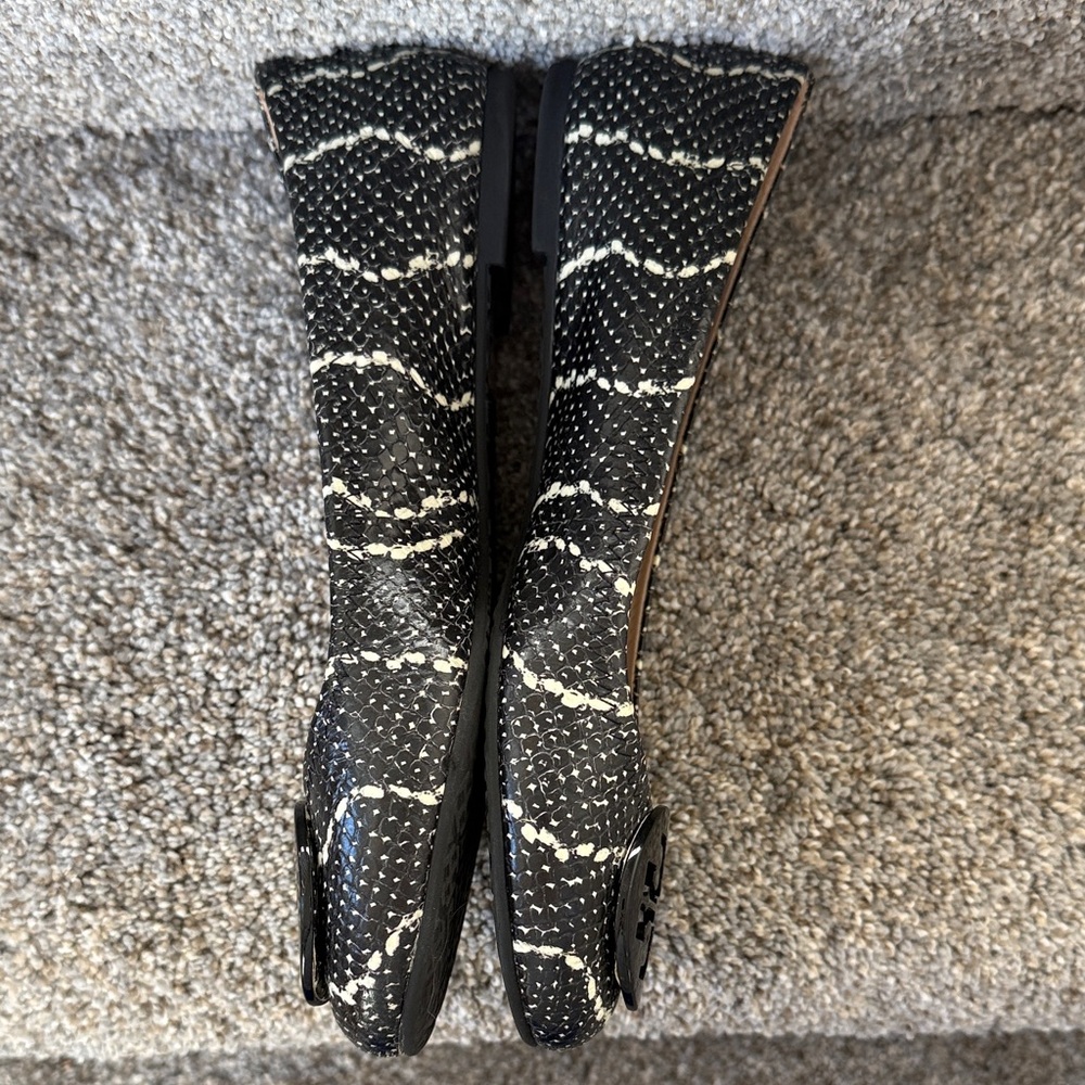 Tory Burch Black and White Snake Skin Patterned Leather Ballet Flats - Picture 6 of 8